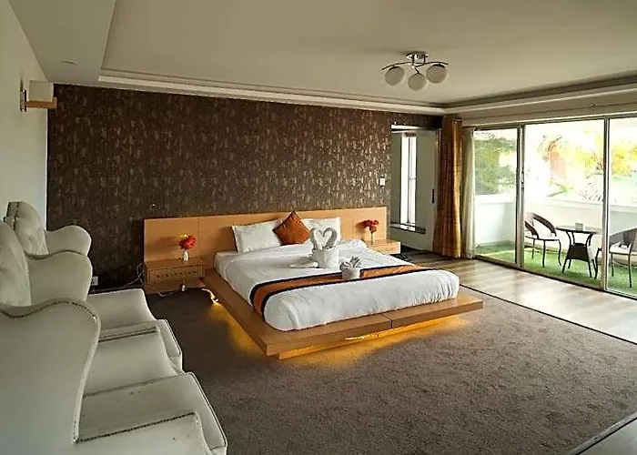 Royal Hotel